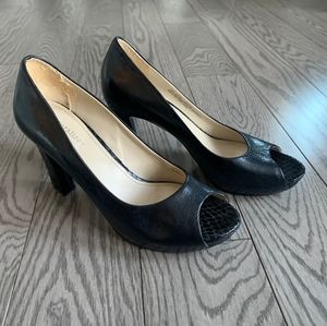 Beautiful Leather Naturalizer Heels💫